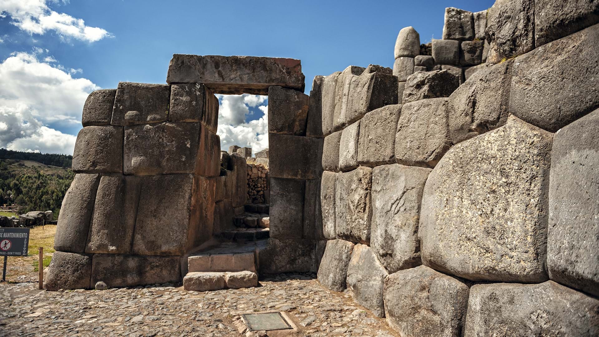 Sacsayhuaman